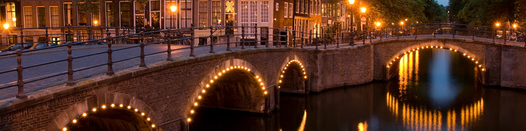 AMSTERDAM BRIDGE AT NIGHT