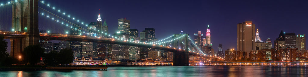 BROOKLYN BRIDGE AT NIGHT