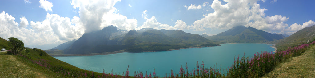 FRENCH ALPS LAKE