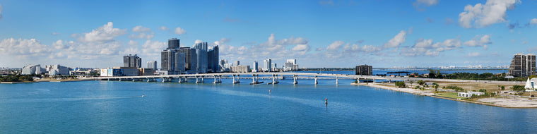 DOWNTOWN MIAMI AND BISCAYNE BAY PANORAMIC