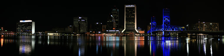 JACKSONVILLE, FL AT NIGHT