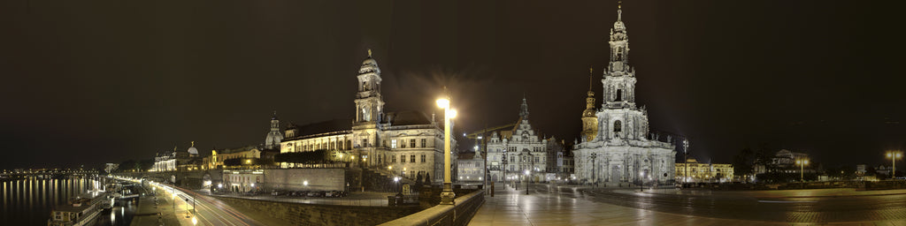 DRESDEN AT NIGHT