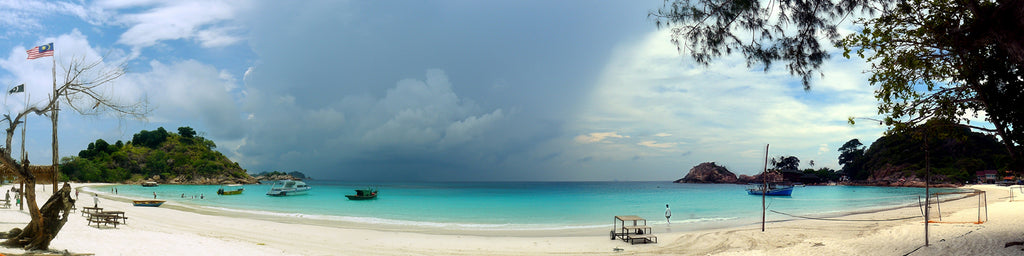 STORM MOVING OVER THE BEACH