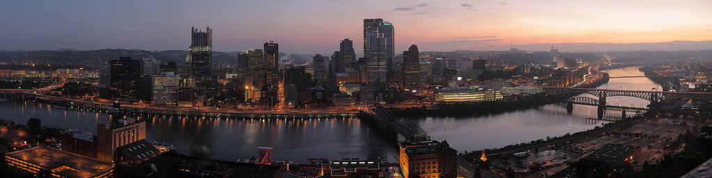 PITTSBURGH SKYLINE AT SUNSET